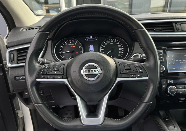 Nissan Qashqai cena 62900 przebieg: 120000, rok produkcji 2018 z Skoczów małe 742